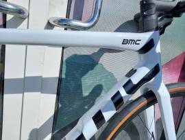 BMC Teammachine SLR THREE 105 (47,51,54,56,58,61) Road bike Shimano 105 disc brake new with guarantee For Sale