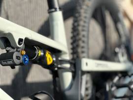 COMMENCAL COMMENCAL META TR V4 OHLINS EDITION ASH GREY Mountain Bike 29" össztelós / fully Shimano Deore XT használt ELADÓ