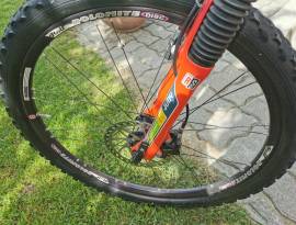 TREK 8900as eladó Mountain Bike front suspension used For Sale