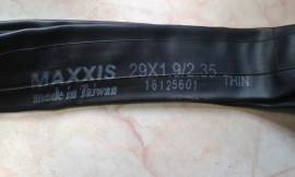  Új Maxxis 29-es, autószelepes belső eladó. Maxis Welter Weight 29x1.90/2.35 Mountain Bike Alkatrész, MTB Kerék / Felni / Gumi 29" nem használt ELADÓ