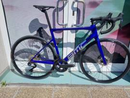 BMC BMC Teammachine SLR THREE Carbon Ultegra Di2 ( 56) Road bike Shimano Ultegra Di2 disc brake new with guarantee For Sale