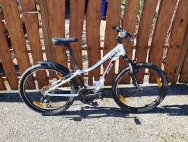 SPECIALIZED Hotrock Mountain Bike 24" front suspension used For Sale