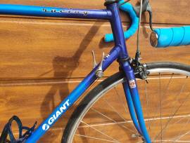 GIANT Racing Road bike Shimano 105 calliper brake used For Sale