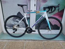 MERIDA SCULTURA 6000 GYÖNGYFEHÉR (TEAM REPLICA)  (M,L) Országúti Shimano 105 Di2 tárcsafék nem használt ELADÓ