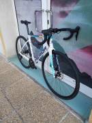 MERIDA SCULTURA 6000 GYÖNGYFEHÉR (TEAM REPLICA)  (M,L) Országúti Shimano 105 Di2 tárcsafék nem használt ELADÓ