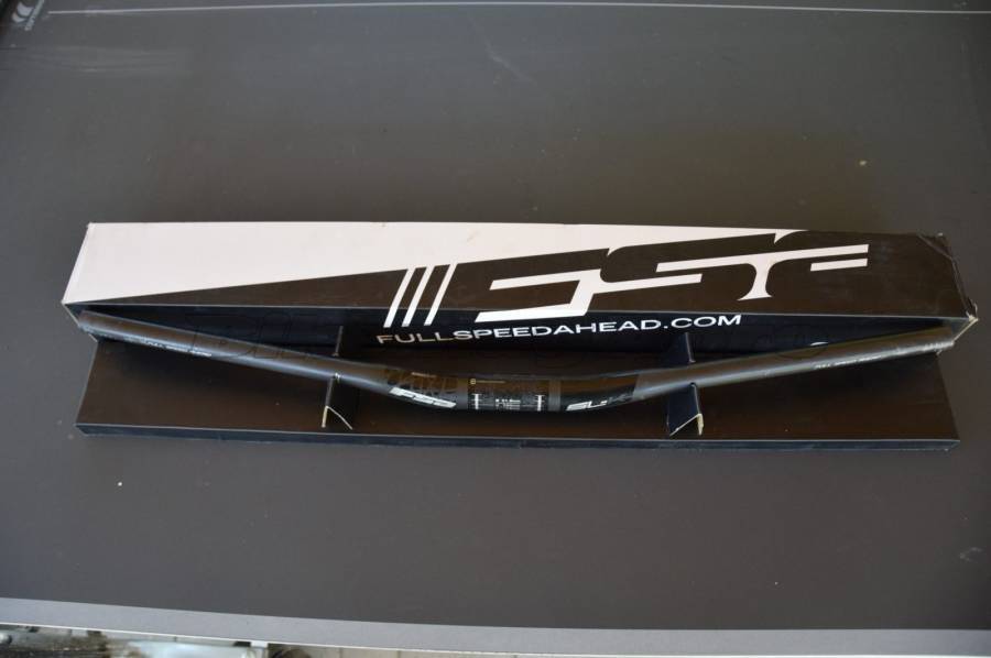 FSA Karbon kormány 76cm FSA Mountain Bike Alkatrész, MTB Kormány / Stucni / Markolat használt ELADÓ