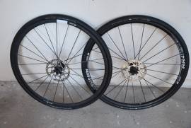 DT Swiss Shimano CL  kerékszett gumival, féktácsával DT Swiss Országúti / Gravel / Triatlon Alkatrész, Országúti  Kerék / Felni / Gumi 700c (622) használt ELADÓ
