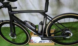 TREK MADONE SLR Gen8 ULTEGR Di2 2x12 2025 0KM Road bike disc brake new / not used For Sale