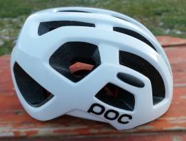 Kerékpáros sisak, fehér színű M-es. Kerékpáros sisak, fehér színű M-es. Helmets / Headwear MTB S/M used For Sale