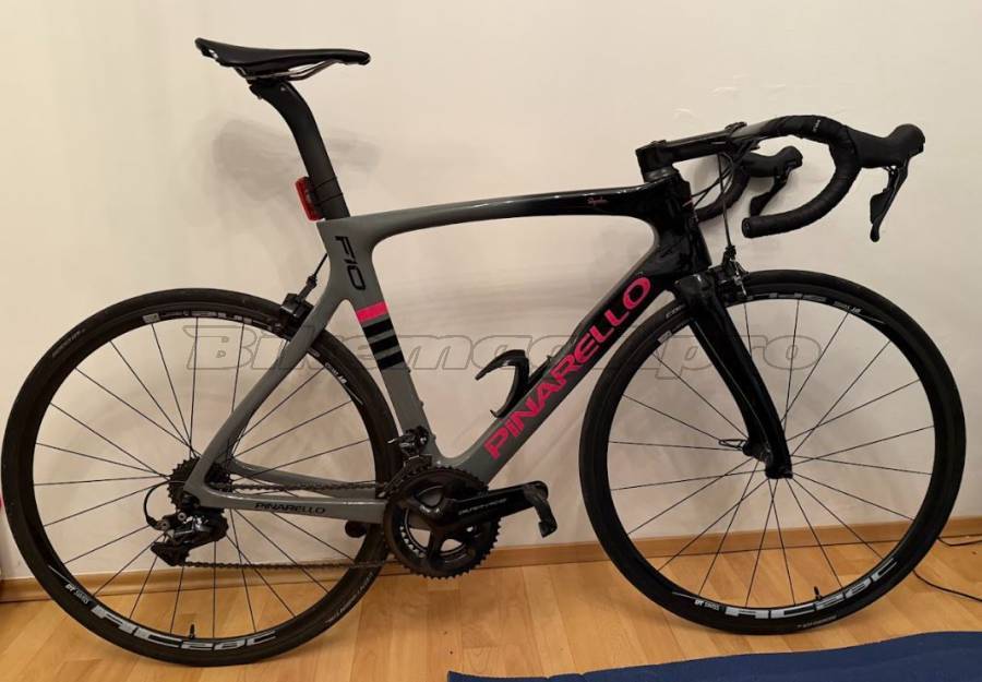 PINARELLO Dogma F10 Wiggins (Grin) - 56-os méretű Országúti Shimano Dura Ace patkófék használt ELADÓ
