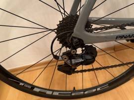 PINARELLO Dogma F10 Wiggins (Grin) - 56-os méretű Országúti Shimano Dura Ace patkófék használt ELADÓ