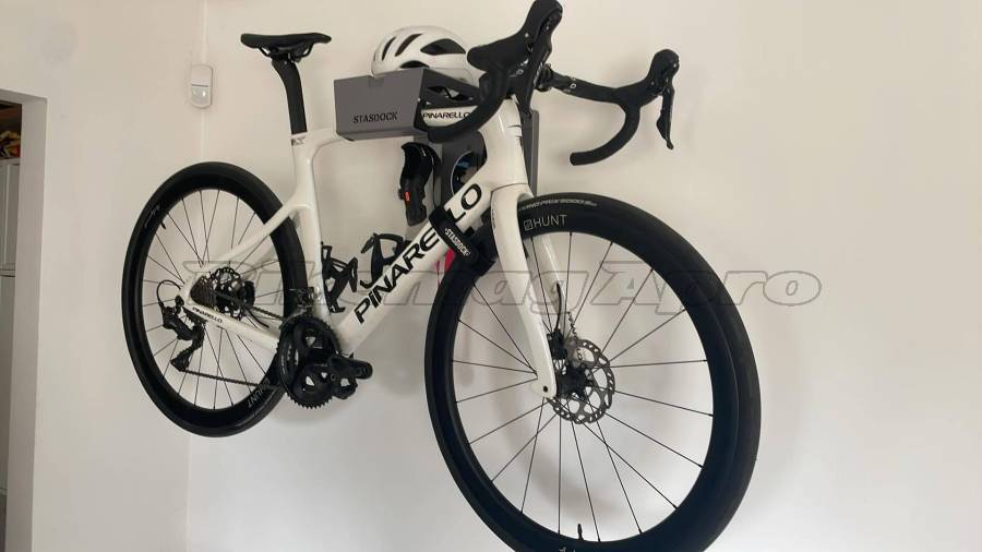 PINARELLO X1 Road bike Shimano 105 disc brake used For Sale
