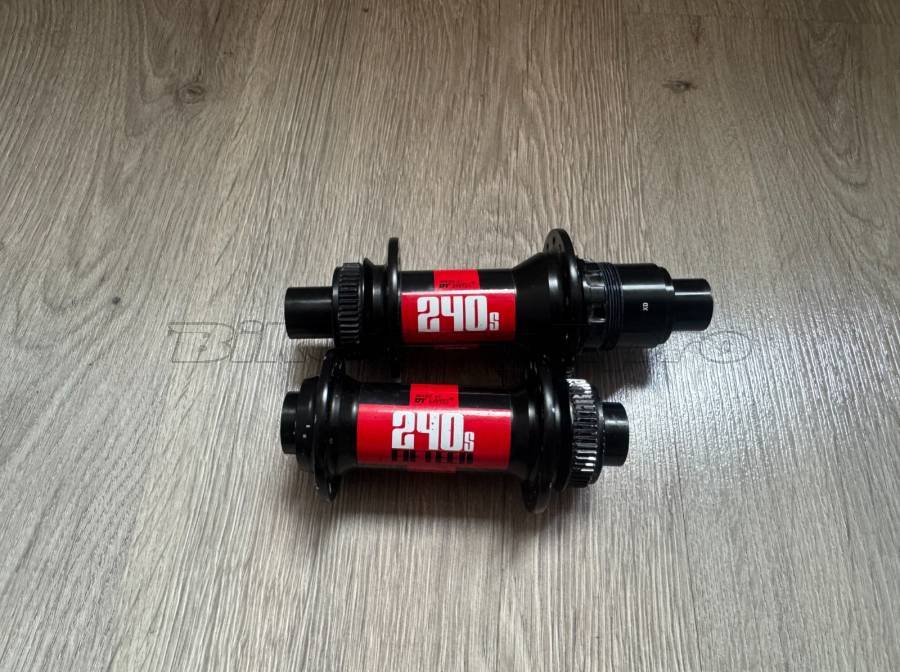 DT Swiss 240s 28h boost agyszett 240s Mountain Bike Alkatrész, MTB Kerék / Felni / Gumi használt ELADÓ