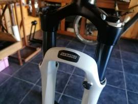 Új suntour ncx air  Ncx Mountain Bike Alkatrész, MTB Villa / Rugóstag villa 80 mm alatt nem használt ELADÓ