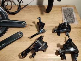 Újszerű Shimano Ultegra 6800 szett 2×11 Ultegra 6800 Országúti / Gravel / Triatlon Alkatrész, Országúti Fék / Fékváltókar mechanikus használt ELADÓ