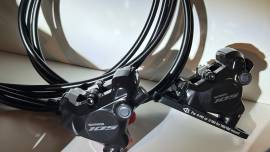 Új Shimano 105 2x12s Di2 tárcsás szett 105 Di2 Országúti / Gravel / Triatlon Alkatrész, Országúti / Gravel Váltó / Váltórendszer / DI2 elektromos Shimano 105 Di2 nem használt ELADÓ