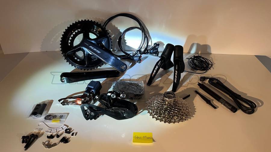 Új Shimano 105 2x12s Di2 tárcsás szett 105 Di2 Országúti / Gravel / Triatlon Alkatrész, Országúti / Gravel Váltó / Váltórendszer / DI2 elektromos Shimano 105 Di2 nem használt ELADÓ