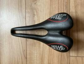 Eladó Selle SMP dynamic típusú országúti nyereg SMP dynamic  Országúti / Gravel / Triatlon Alkatrész, Országúti Nyereg / Nyeregcső használt ELADÓ