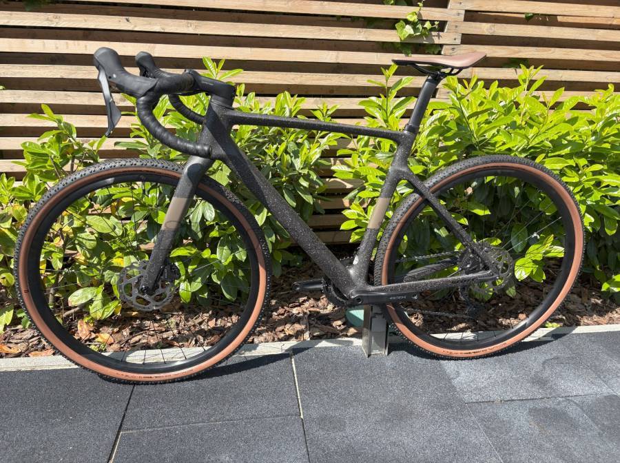 SCOTT Addict Gravel 40 2024 Gravel / CX Shimano GRX tárcsafék használt ELADÓ