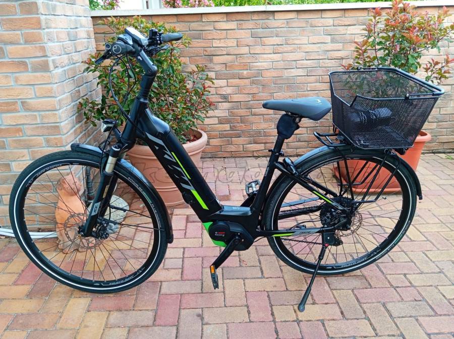 KTM Machina. Elektromos Városi 28" Bosch használt ELADÓ