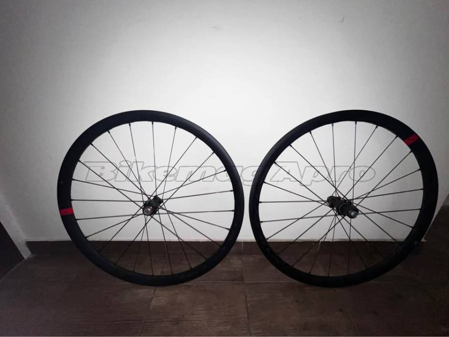 Fulcrum Racing 4 DB országúti centerlock kerékszett Fulcrum Racing 4 DB Országúti / Gravel / Triatlon Alkatrész, Országúti Kerék / Felni / Gumi használt ELADÓ
