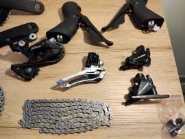 Shimano 105 szett 2×11 Shimano 105 Road Bike & Gravel Bike & Triathlon Bike Component, Road Bike Brakes & Brake Parts mechanical used For Sale