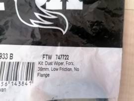 Új fox 36 os szimeringek  36 Mountain Bike Alkatrész, MTB Villa / Rugóstag villa 29" 180 mm felett nem használt ELADÓ