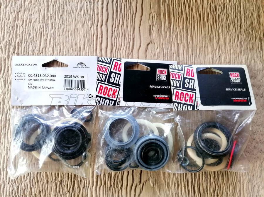 Új rockshox 32/35 szimering szett 32/35 Mountain Bike Alkatrész, MTB Villa / Rugóstag villa 29" 180 mm felett nem használt ELADÓ