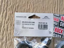 Új rockshox 32/35 szimering szett 32/35 Mountain Bike Alkatrész, MTB Villa / Rugóstag villa 29" 180 mm felett nem használt ELADÓ