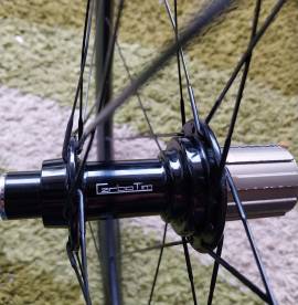 CARBOTIM 38mm Classic T700 Carbon országúti kerékszett eladó CARBOTIM 38mm Classic T700 Carbon RimBrake Országúti / Gravel / Triatlon Alkatrész, Országúti  Kerék / Felni / Gumi 700c (622) nem használt ELADÓ