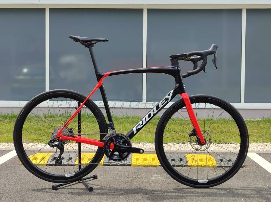 RIDLEY Fenix 105 DI2 S;L méret Road bike Shimano 105 Di2 disc brake used For Sale