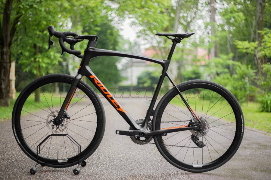 RIDLEY Fenix SLIC Országúti SRAM Force eTap AXS tárcsafék használt ELADÓ