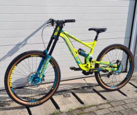 KELLYS Eladó Kellys Noid 90 2017 L, 27,5 Enduro / Freeride / DH 27.5" (650b) Shimano Saint használt ELADÓ