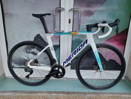 MERIDA MERIDA REACTO 6000  (M) ( 200 km ha futott.)) Road bike Shimano 105 Di2 disc brake new / not used For Sale