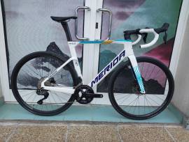 MERIDA MERIDA REACTO 6000  (M) ( 200 km ha futott.)) Road bike Shimano 105 Di2 disc brake new / not used For Sale
