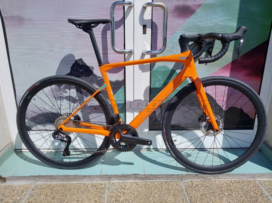 BMC AKCIÓ-20%%%:BMC Roadmachine ONE Carbon Ultegra Di2 Országúti Shimano Ultegra Di2 tárcsafék új / garanciával ELADÓ