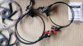 Új xt m8100 tárcsafék szett  M8100 Mountain Bike Alkatrész, MTB Fék / Fékszett nem használt ELADÓ