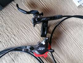 Új xt m8100 tárcsafék szett  M8100 Mountain Bike Alkatrész, MTB Fék / Fékszett nem használt ELADÓ