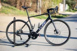 CUBE Attain race c62 karbon Road bike Shimano 105 disc brake used For Sale