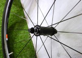 0km új csúcs BONTRAGER AEOLUS PRO 3 CARBON TLR BONTRAGER AEOLUS Országúti / Gravel / Triatlon Alkatrész, Országúti  Kerék / Felni / Gumi nem használt ELADÓ