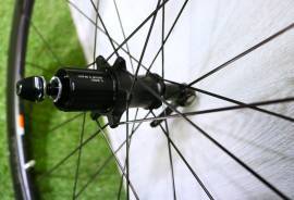 0km új csúcs BONTRAGER AEOLUS PRO 3 CARBON TLR BONTRAGER AEOLUS Országúti / Gravel / Triatlon Alkatrész, Országúti  Kerék / Felni / Gumi nem használt ELADÓ