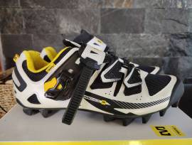 Eladó egy 42-es alig hsznált Mavic chasm MTB cipő Mavic chasm Cipő / Zokni / Kamásli 42 MTB használt férfi/unisex ELADÓ