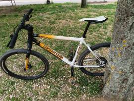 CANNONDALE SL 900 Mountain Bike 26" front suspension used For Sale