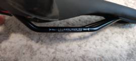 MERIDA Expert TK 152 Nyereg integrált multitool tartóval ÚJ MERIDA Expert TK 152  Mountain Bike Alkatrész, MTB Nyereg / Nyeregcső nem használt ELADÓ