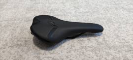 MERIDA Expert TK 152 Nyereg integrált multitool tartóval ÚJ MERIDA Expert TK 152  Mountain Bike Alkatrész, MTB Nyereg / Nyeregcső nem használt ELADÓ