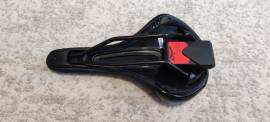 MERIDA Expert TK 152 Nyereg integrált multitool tartóval ÚJ MERIDA Expert TK 152  Mountain Bike Alkatrész, MTB Nyereg / Nyeregcső nem használt ELADÓ