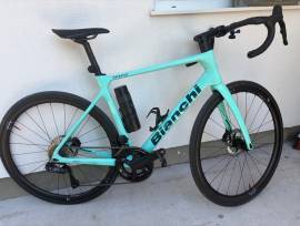 BIANCHI INFINITO ULTEGRA Di2 2025, 4iiii hajtókar Országúti Shimano Ultegra Di2 tárcsafék használt ELADÓ