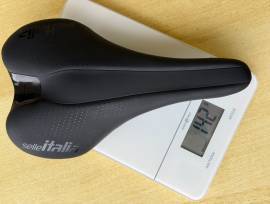 Selle Italia SLR Carbonio Boost Superflow L1-145mm 142g Selle Italia SLR Carbonio  Mountain Bike Alkatrész, MTB Nyereg / Nyeregcső nem használt ELADÓ