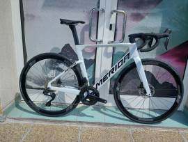 MERIDA 2026 MERIDA REACTO 5000 GYÖNGYFEHÉR (FEKETE) (S) Road bike Shimano 105 Di2 disc brake new with guarantee For Sale