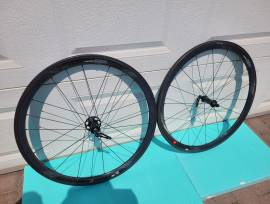 Fulcrum Racing Wind gyönyörű állapotban eladó! Fulcrum Racing Wind  Road Bike & Gravel Bike & Triathlon Bike Component, Road Bike Wheels / Tyres 700c (622) used For Sale